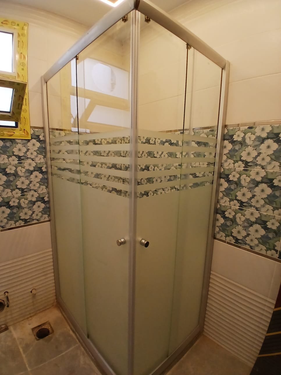 كبائن شاور وزجاج سيكوريت