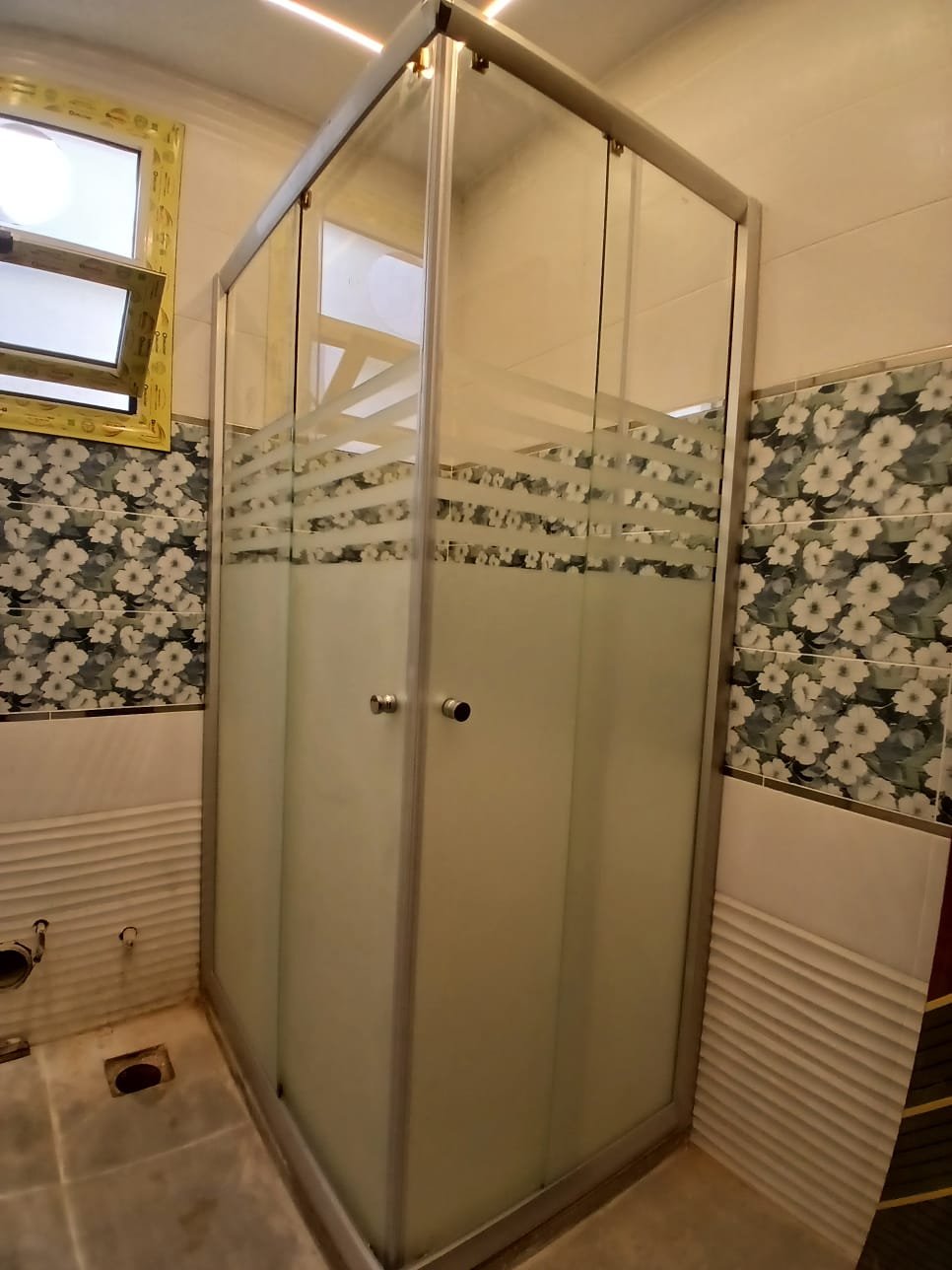 كبائن شاور وزجاج سيكوريت